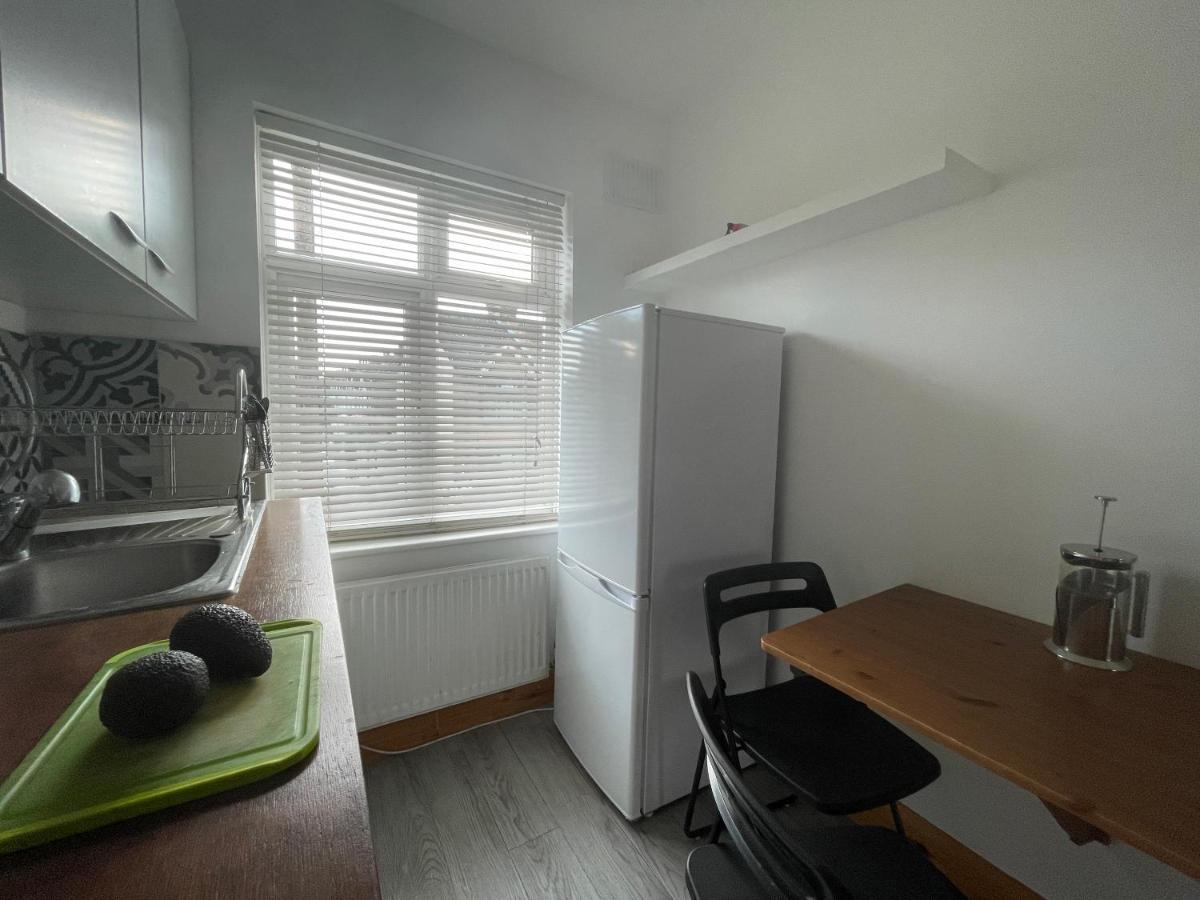 Entire House Floor Perfect For Couples & Freelancers - Available For Single Too Londres Exterior foto